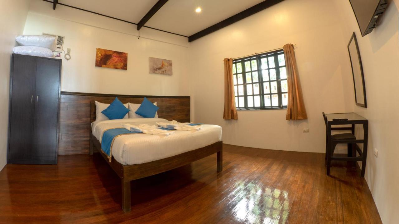 Blue Ribbon Dive Resort Mabini  Exteriör bild